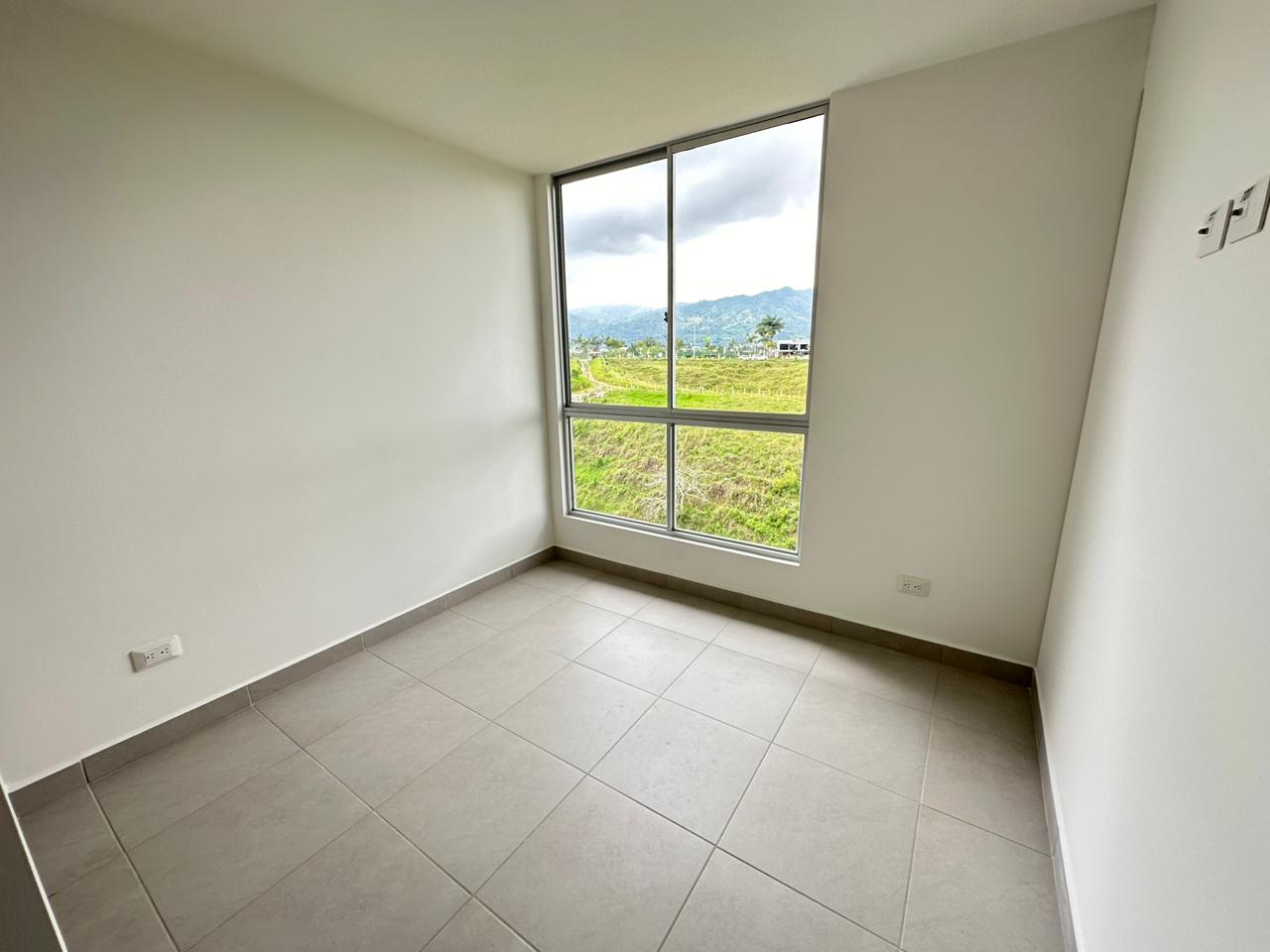Se vende Apto en la avenida centenario  (20).jpg