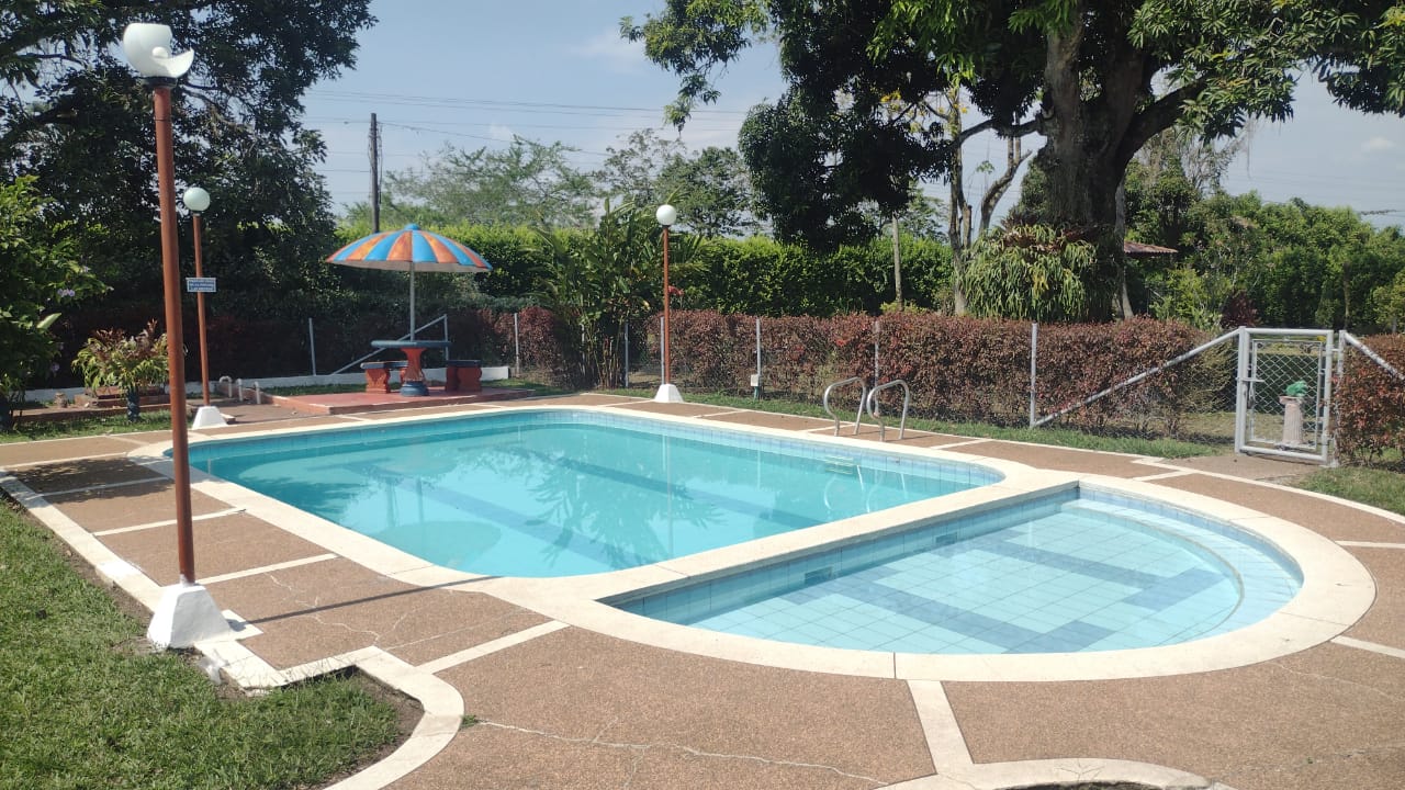 se vende chalet en el jardin del eden  (2).jpg
