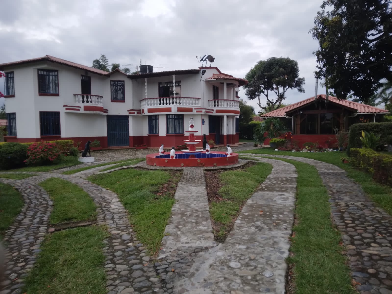 se vende chalet en el jardin del eden  (6).jpg