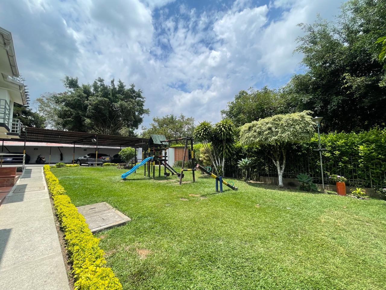 se vende casa en el sector del sur de armenia (1).jpg