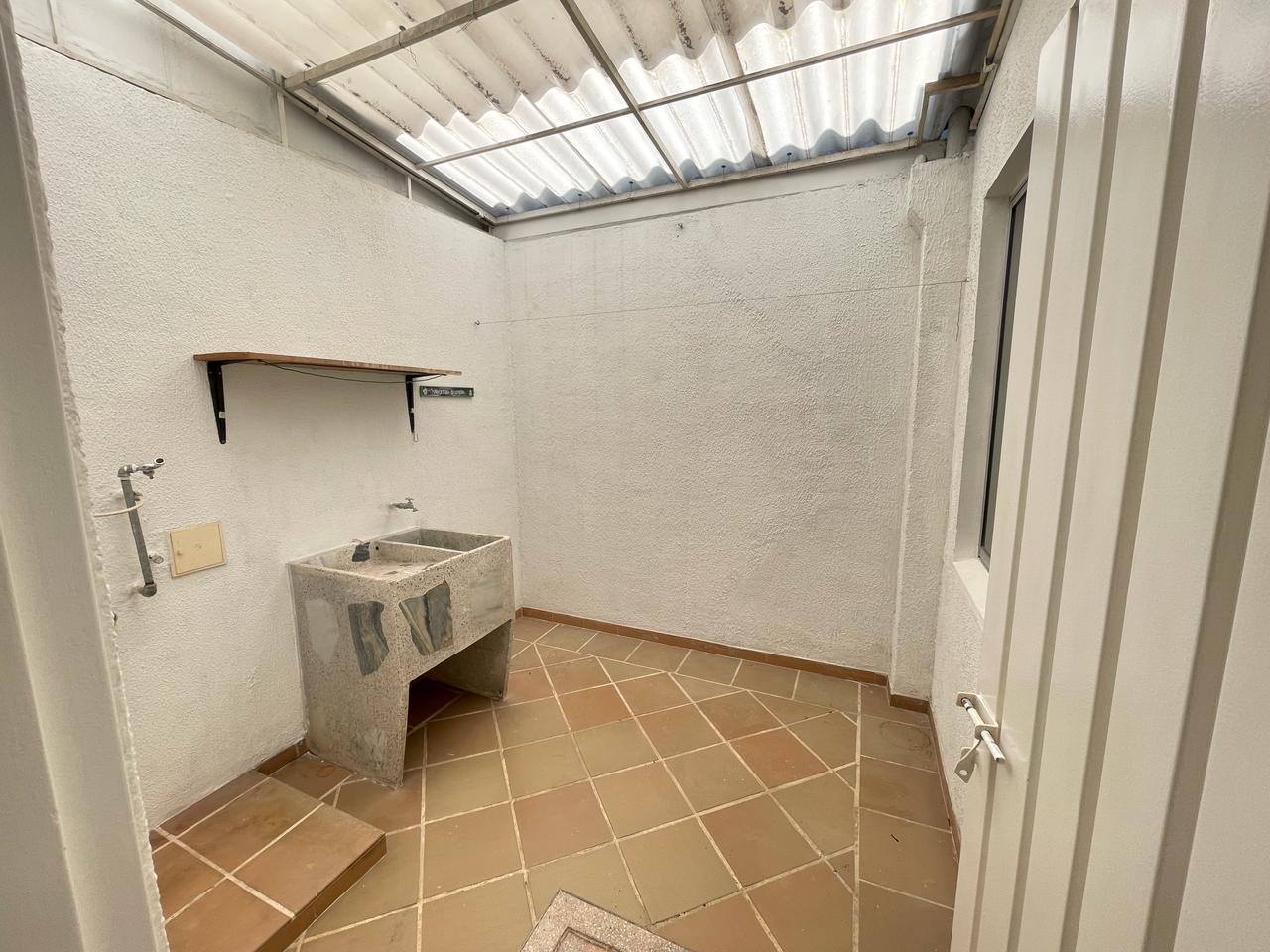 se vende casa en el sector del sur de armenia (7).jpg