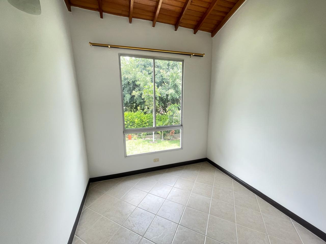 se vende casa en el sector del sur de armenia (16).jpg