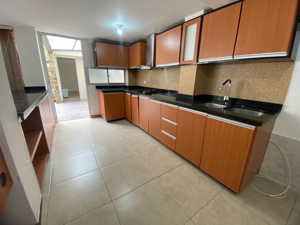 Se vende Casa en laureles (2).jpg