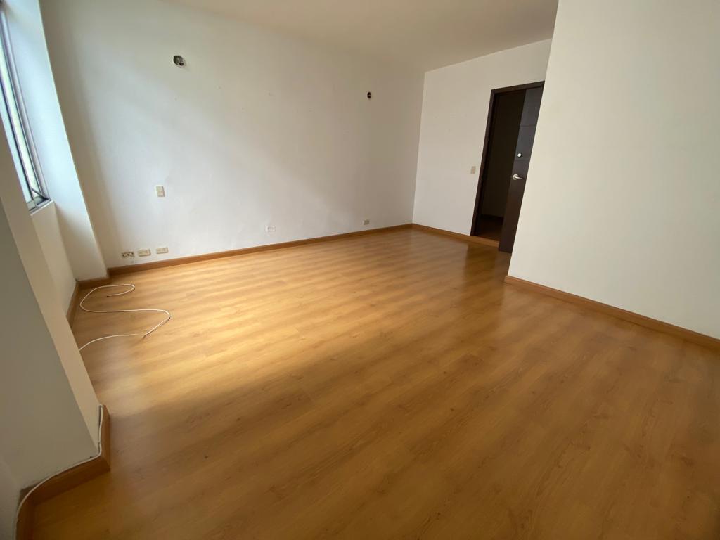 Se vende Casa en laureles (12).jpg