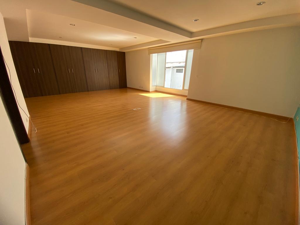 Se vende Casa en laureles (20).jpg