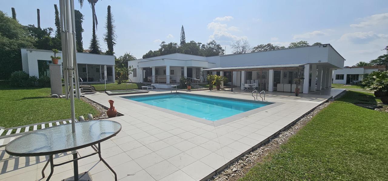 SE VENDE CHALET EN EL CARNERO (14).jpg