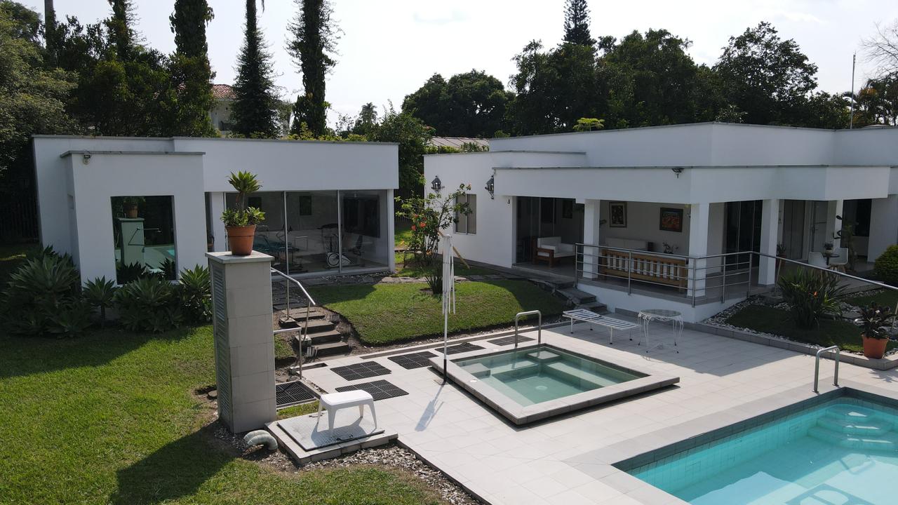 SE VENDE CHALET EN EL CARNERO (1).jpg