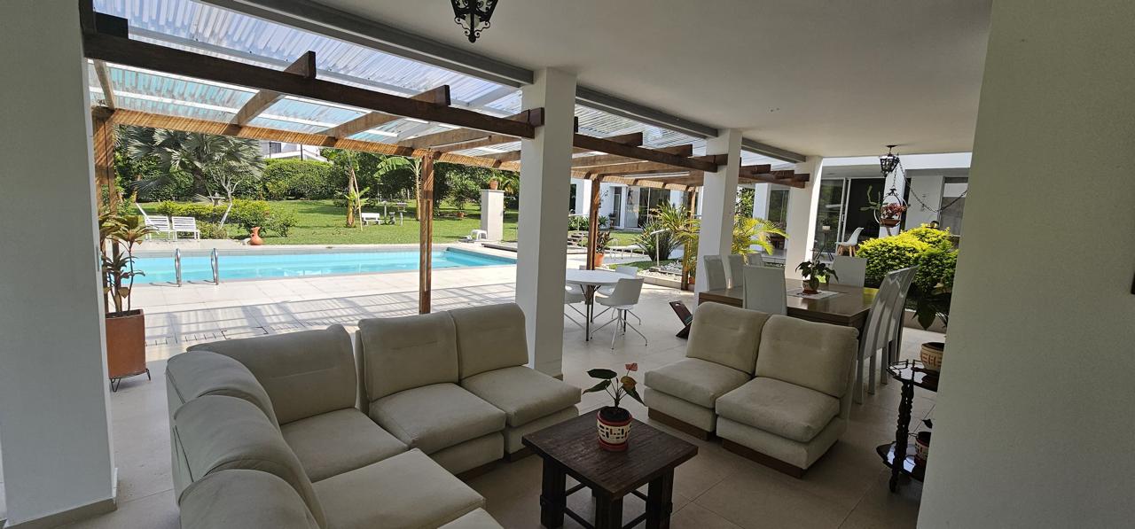 SE VENDE CHALET EN EL CARNERO (20).jpg