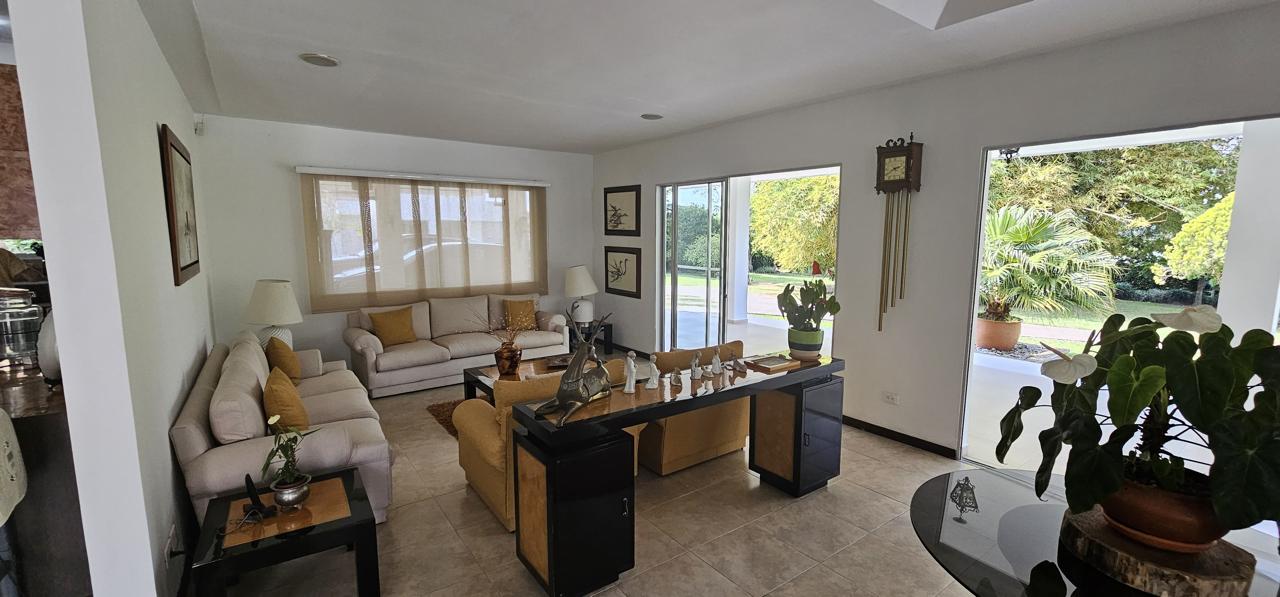 SE VENDE CHALET EN EL CARNERO (21).jpg