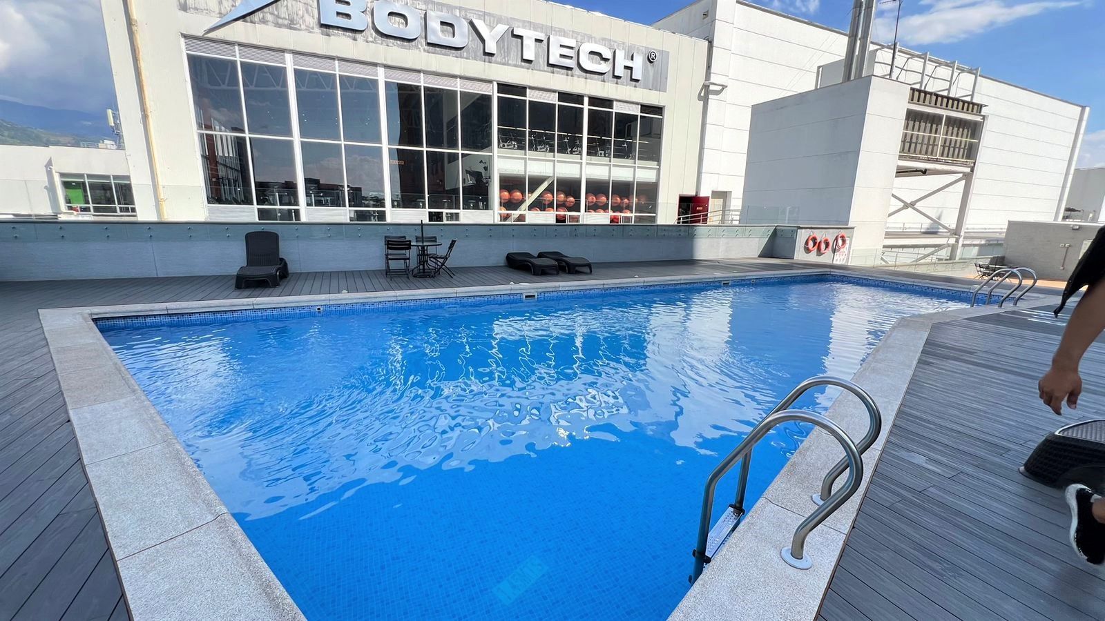 Se vende apartamento en la avenida centenario (19).jpg