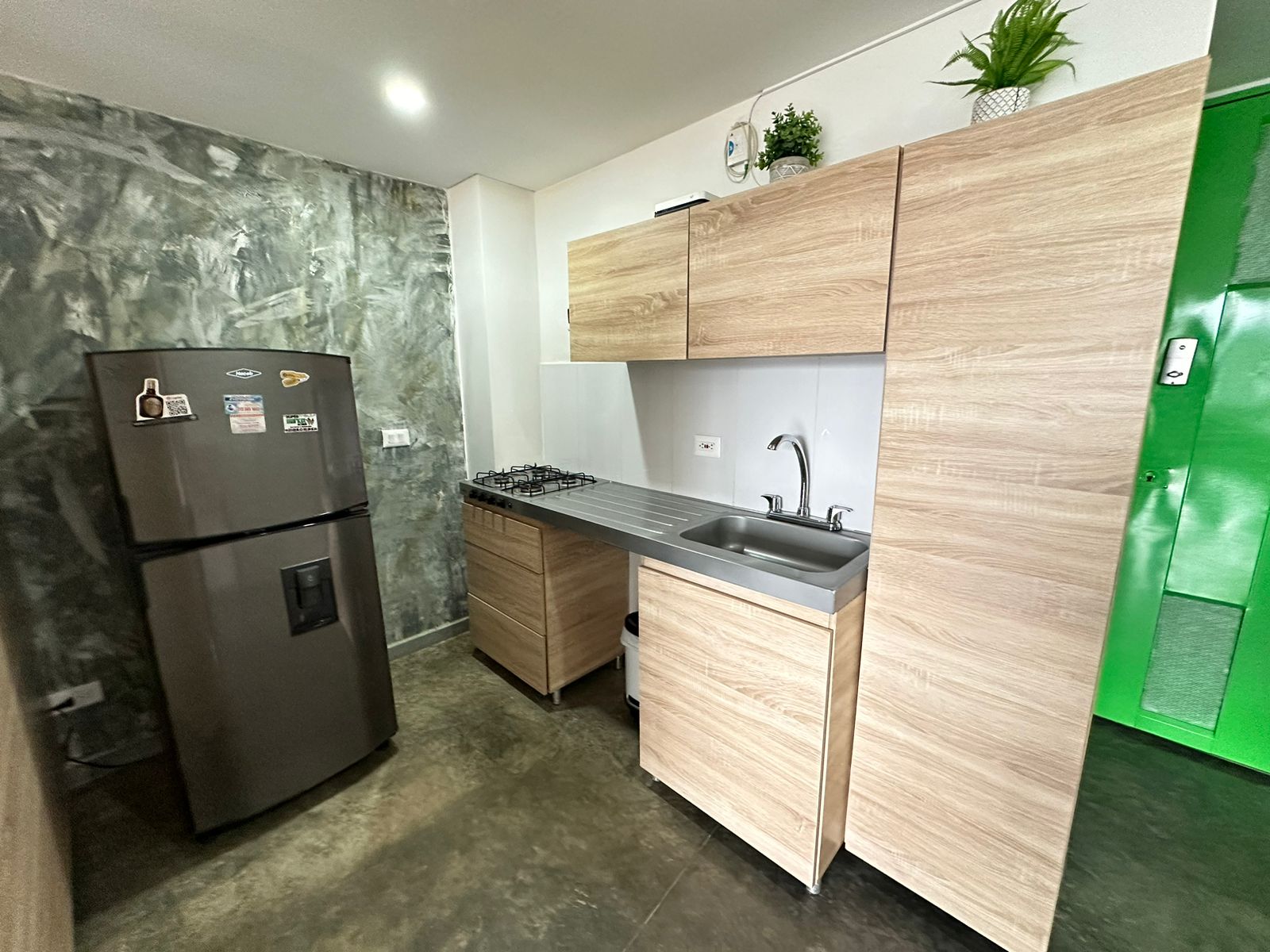 apartaestudio amoblado alquiler por dias barrio la castellana  (9).jpeg