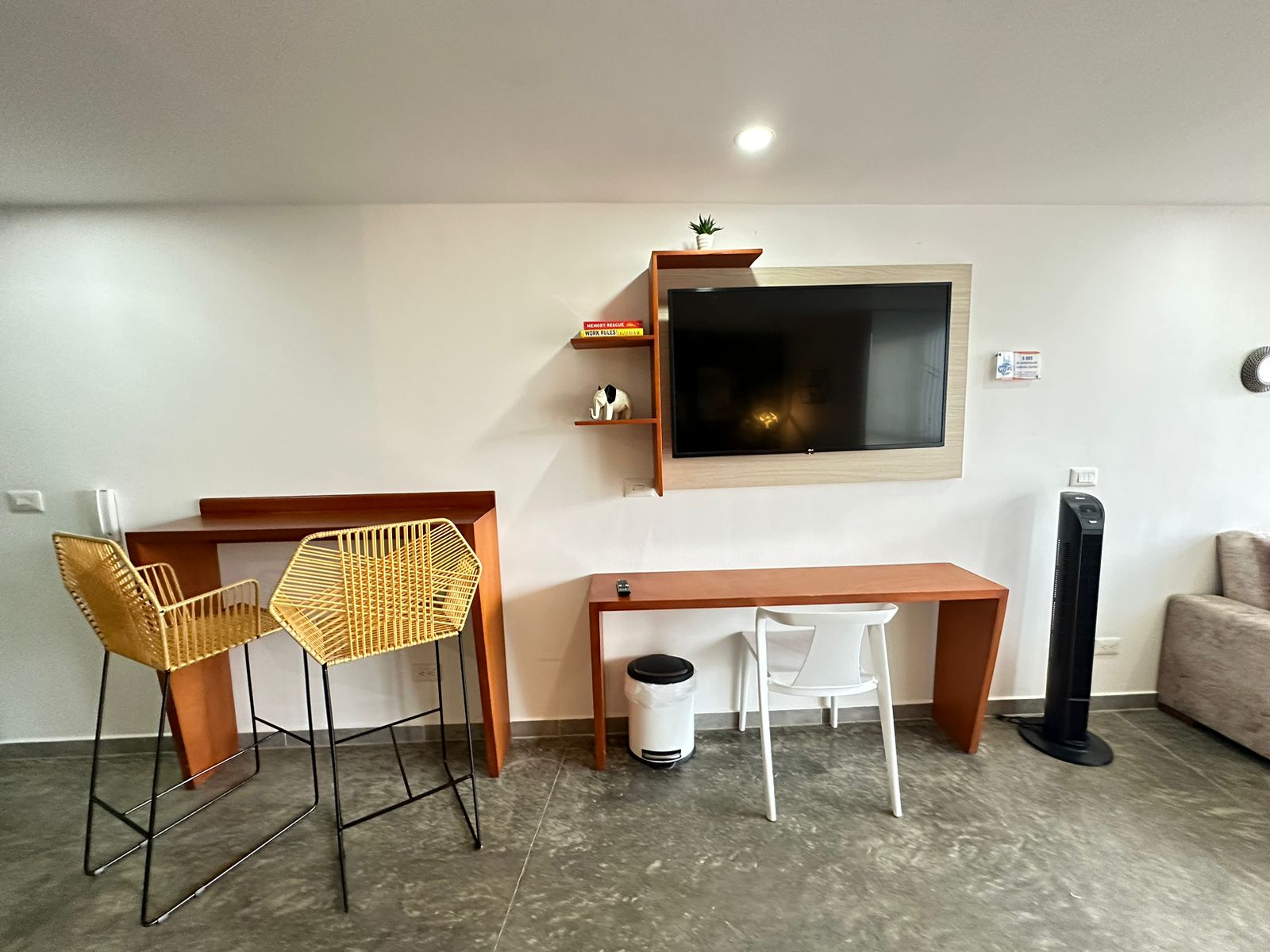 apartaestudio amoblado alquiler por dias barrio la castellana  (13).jpeg