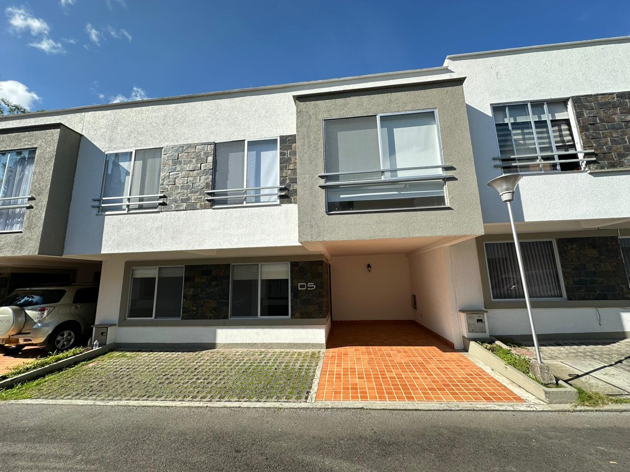 CASA COLINA DEL PARQUE D-5 (8).jpg