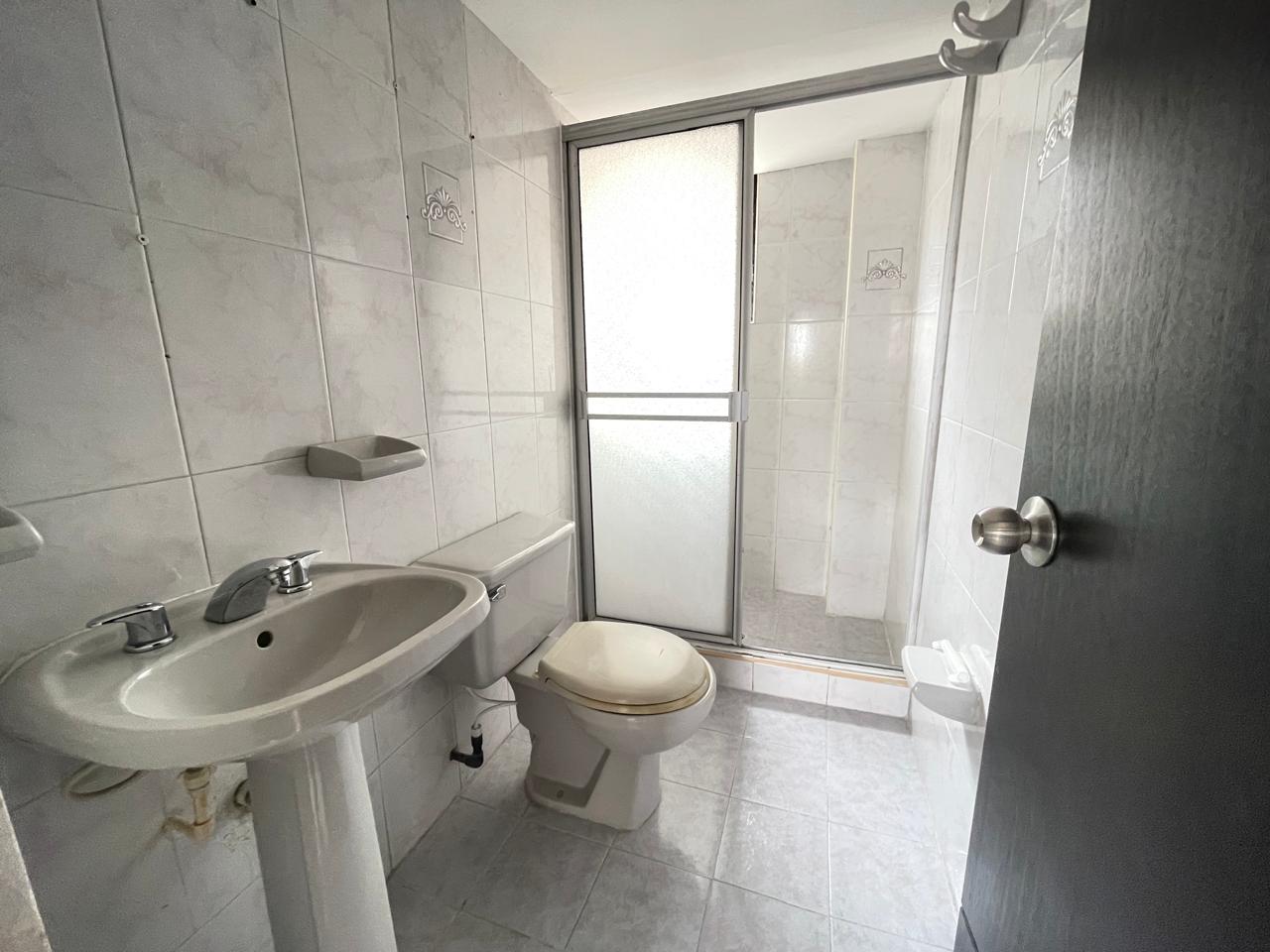 se vende apartamento en las americas (21).jpg