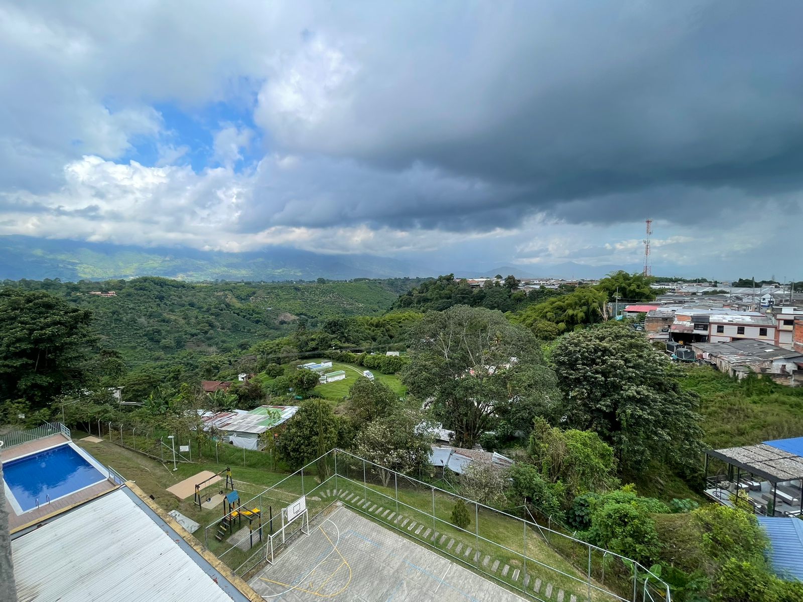 se vende aparta-estudio en el centro de laciuda de armenia (16).jpg