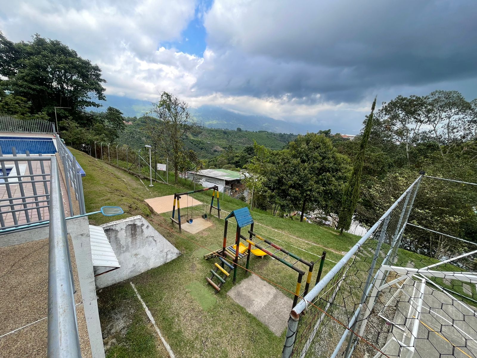 se vende aparta-estudio en el centro de laciuda de armenia (7).jpg