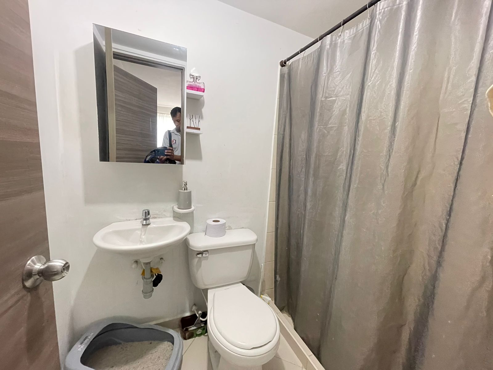 se vende aparta-estudio en el centro de laciuda de armenia (28).jpg
