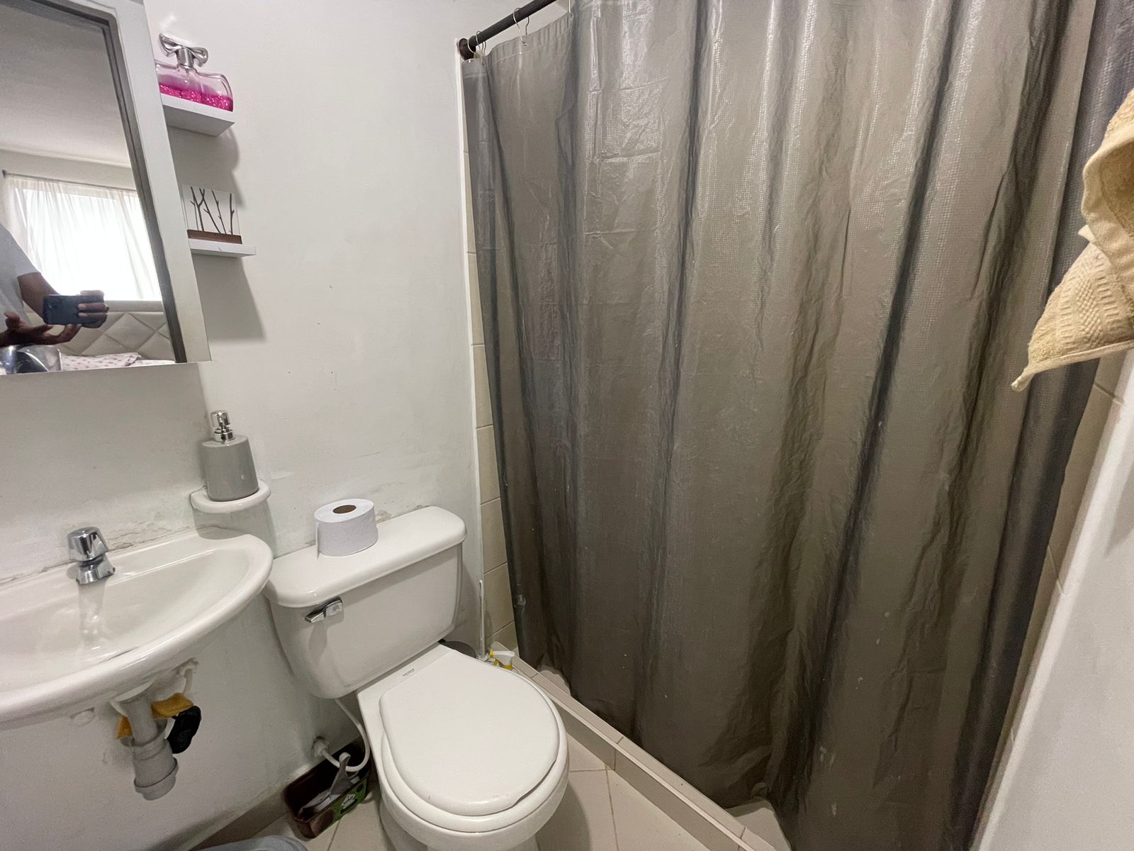 se vende aparta-estudio en el centro de laciuda de armenia (27).jpg