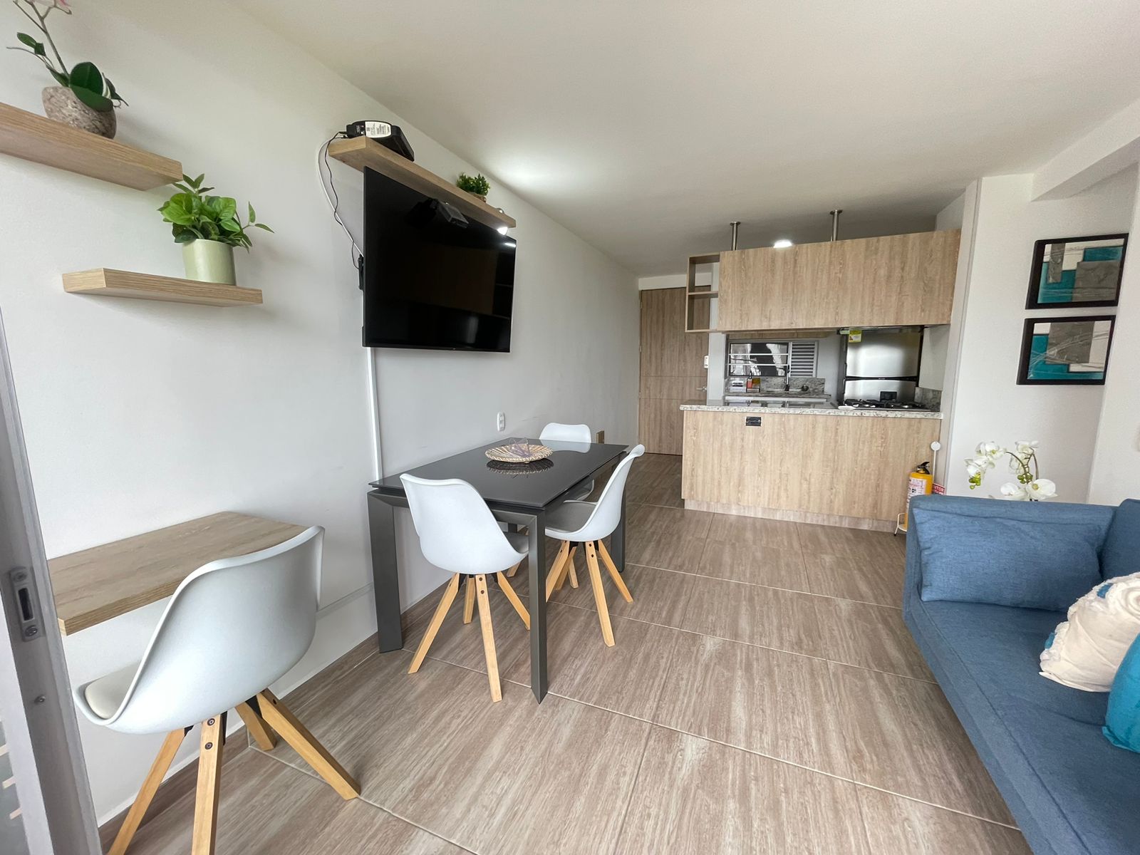 APARTAMENTO AMOBLADO TRES HABITACIONES EN AVENIDA 19 NORTE , ALQUIER POR NOCHES Y MENSUAL  (17).jpeg