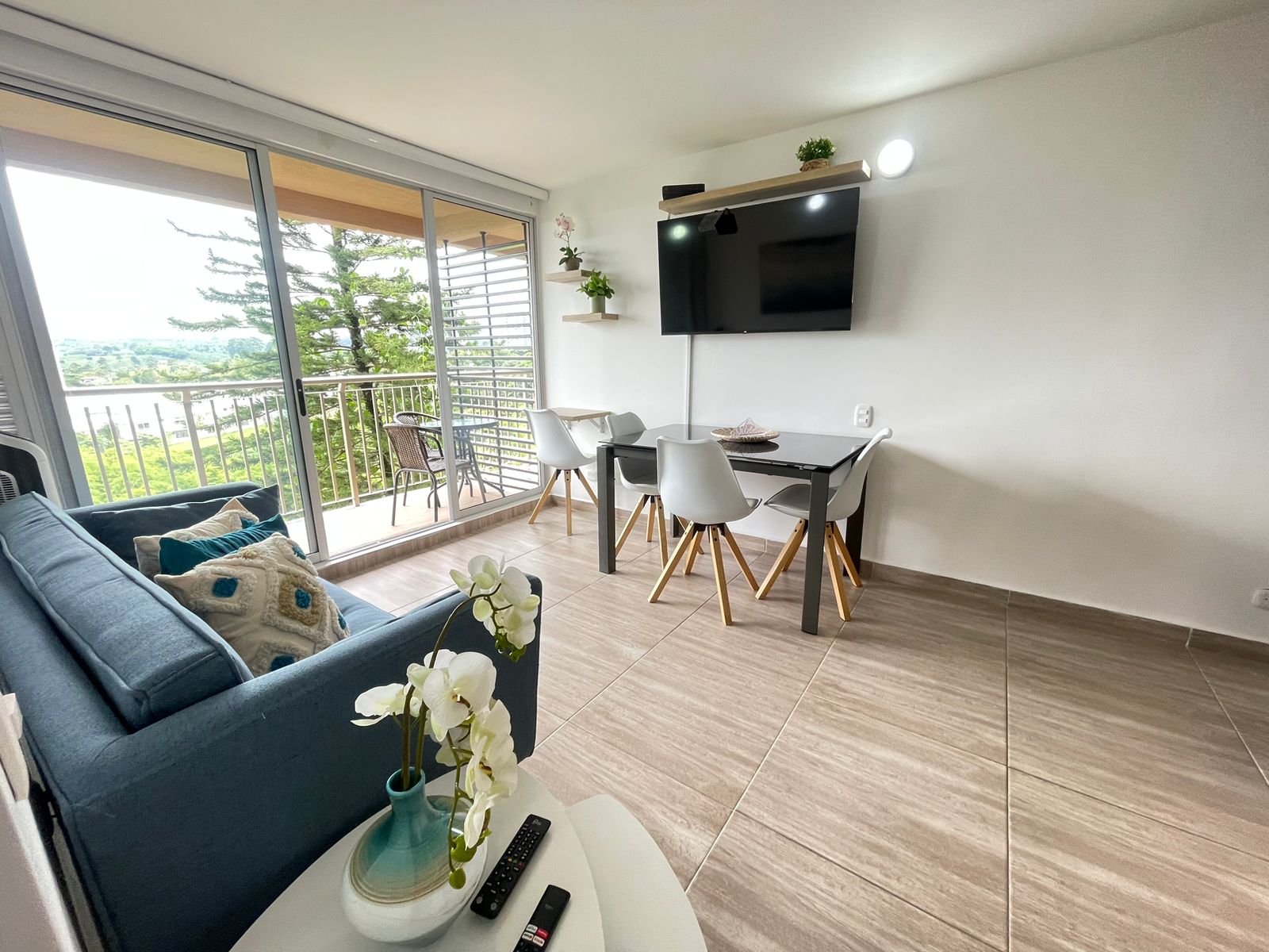 APARTAMENTO AMOBLADO TRES HABITACIONES EN AVENIDA 19 NORTE , ALQUIER POR NOCHES Y MENSUAL  (19).jpeg