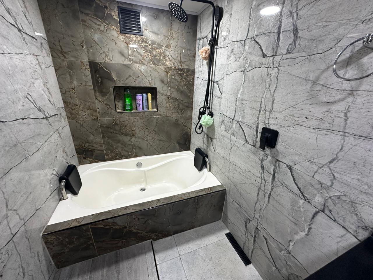 se vende apartamento en providencia (25).jpg