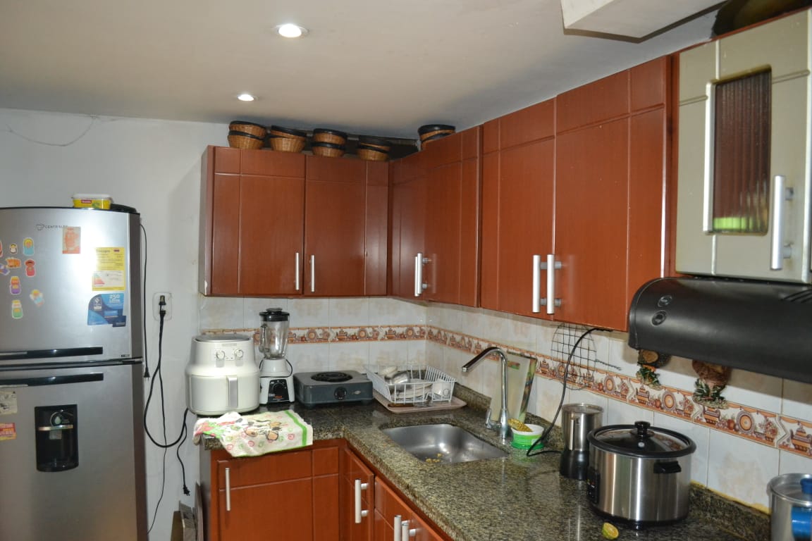 SE VENDE CASA EN EL CENTRO DE LA CIUDA DE ARMENIA (3).jpg