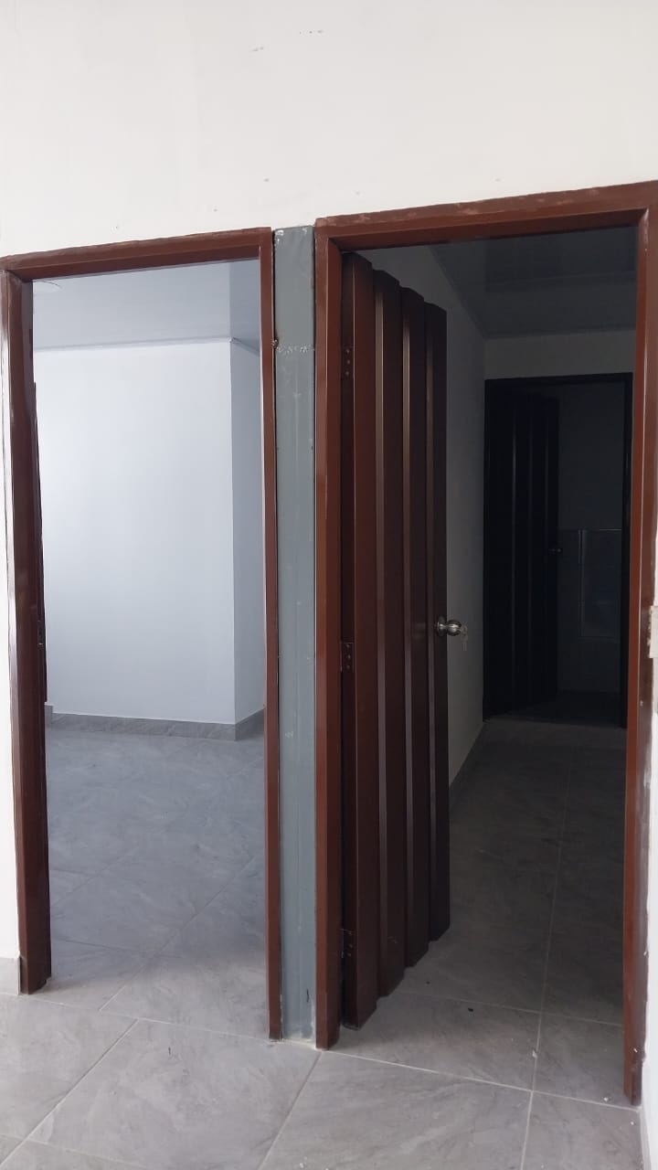 se vende casa al norte de la ciuda de Amrneia (7).jpg