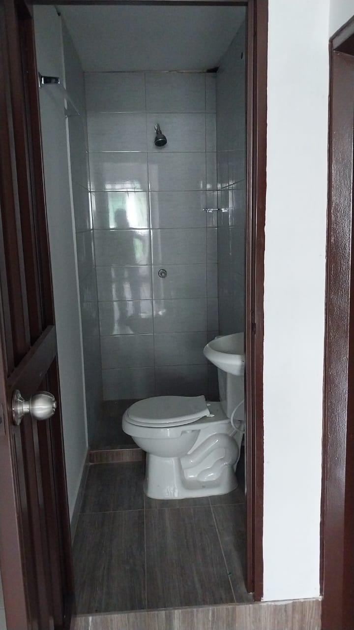 se vende casa al norte de la ciuda de Amrneia (1).jpg