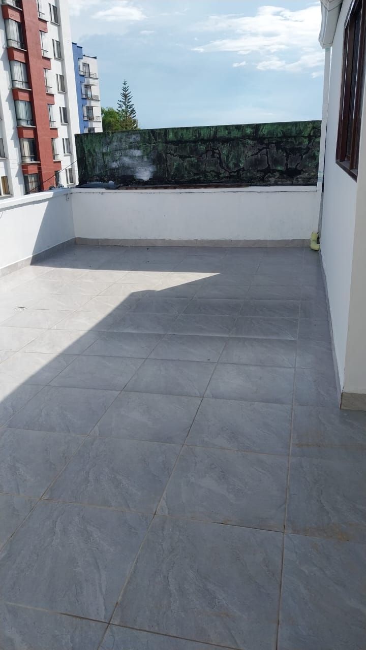 se vende casa al norte de la ciuda de Amrneia (2).jpg