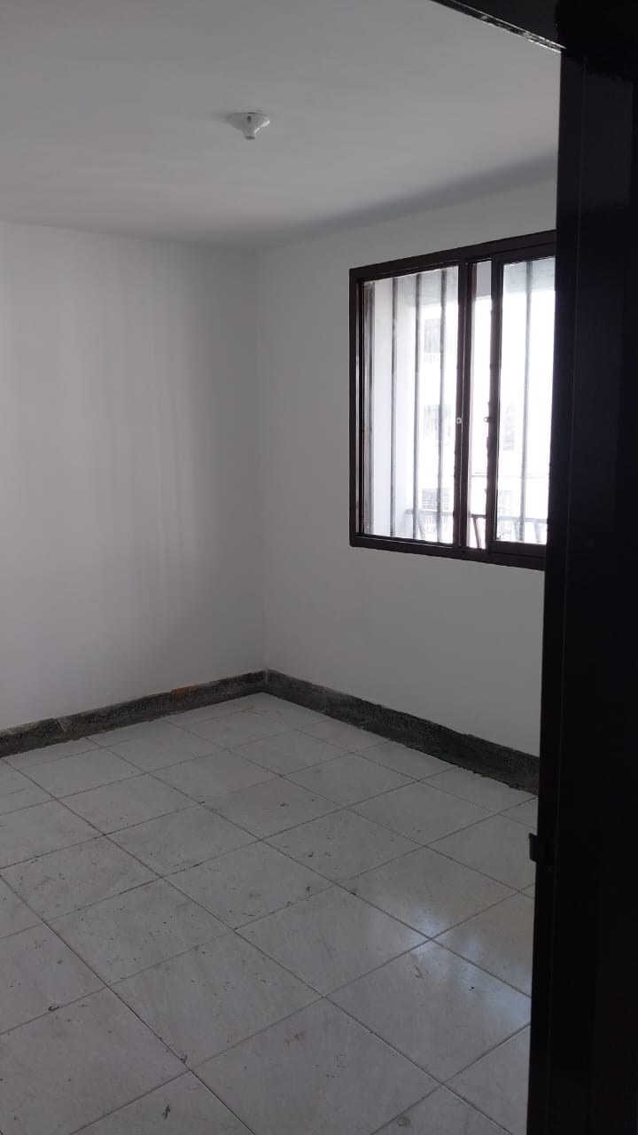 se vende casa al norte de la ciuda de Amrneia (10).jpg
