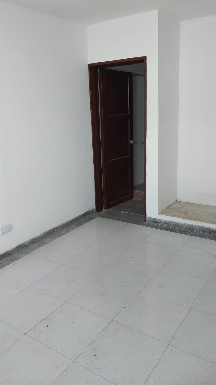 se vende casa al norte de la ciuda de Amrneia (12).jpg