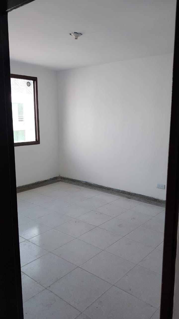 se vende casa al norte de la ciuda de Amrneia (13).jpg