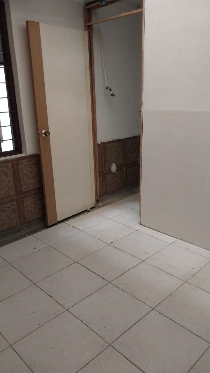 se vende casa al norte de la ciuda de Amrneia (14).jpg