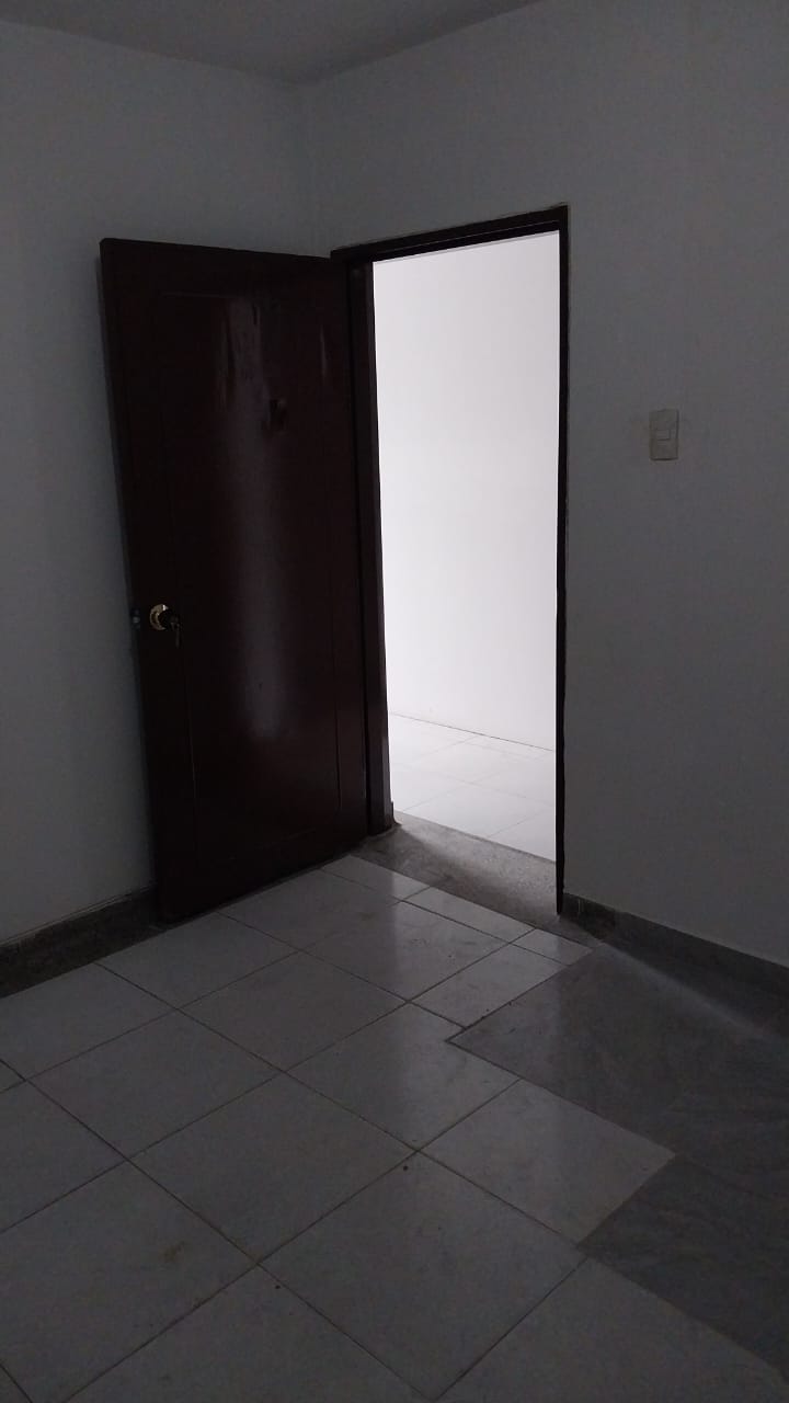 se vende casa al norte de la ciuda de Amrneia (16).jpg
