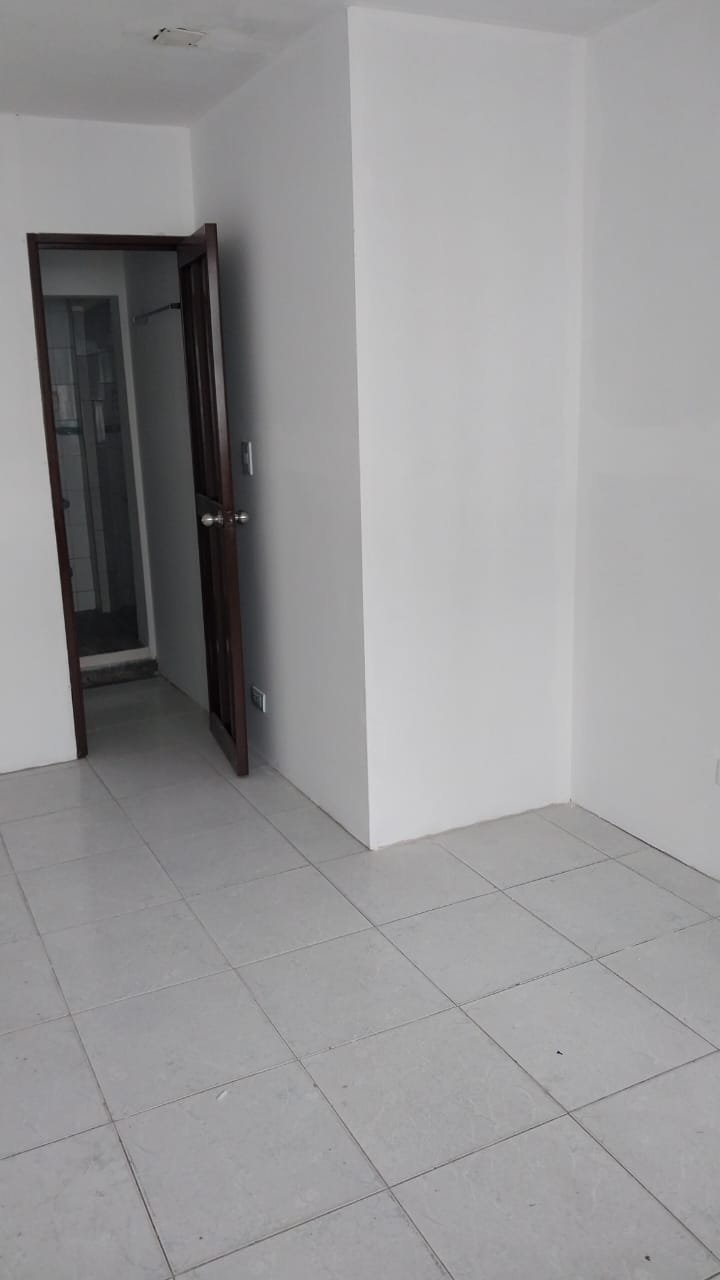 se vende casa al norte de la ciuda de Amrneia (17).jpg