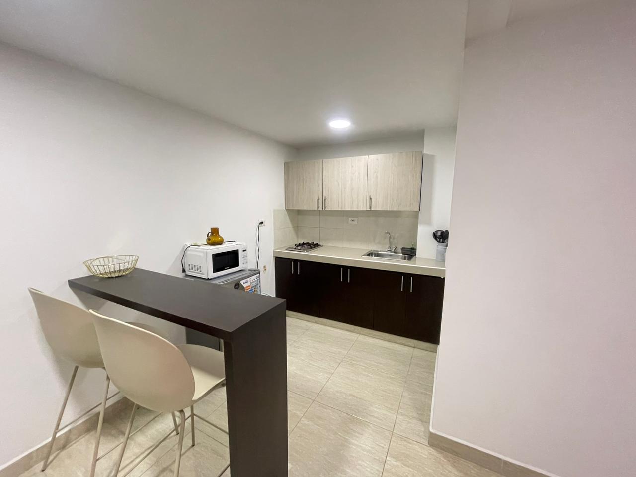 Apartaestudio amoblado la castellana alquiler por dias  (6).jpeg