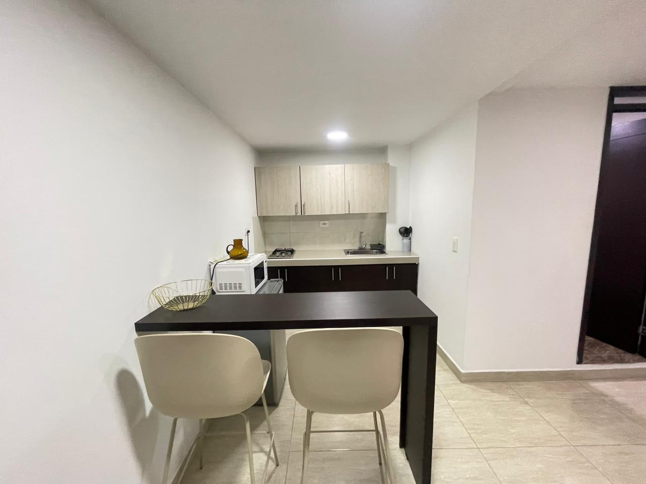 Apartaestudio amoblado la castellana alquiler por dias  (5).jpeg