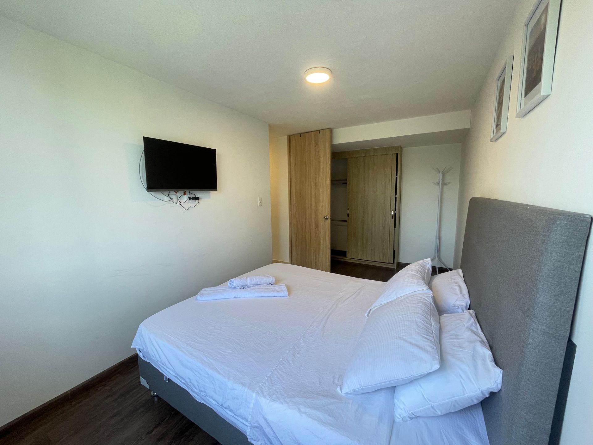 Apartamento amoblado alquiler por mensualidad avenida 19 norte  (17).jpeg