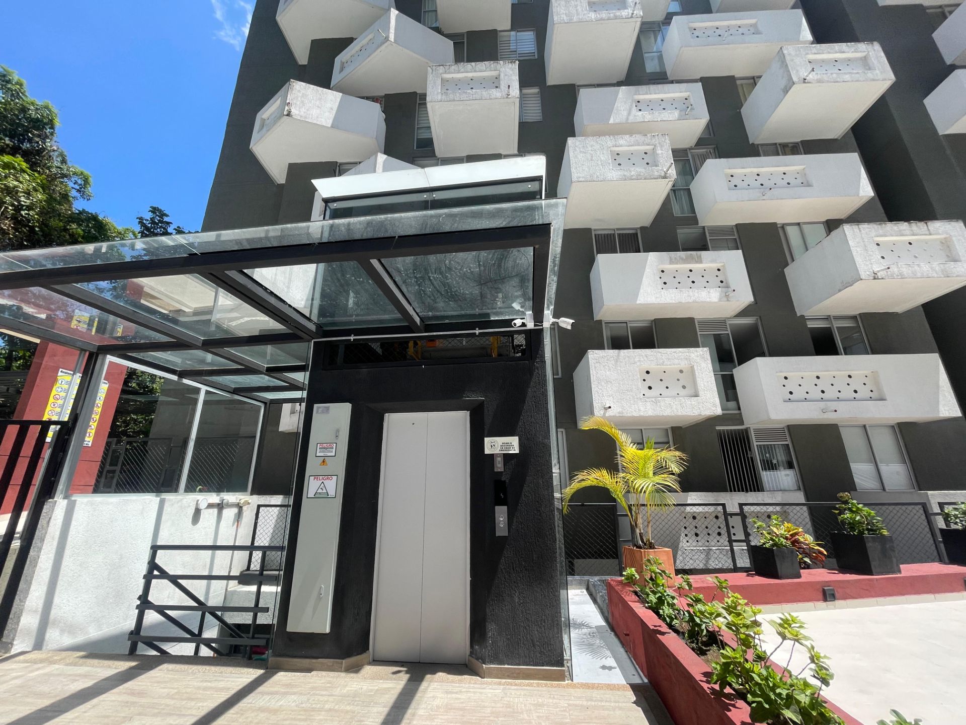 Apartamento amoblado alquiler por mensualidad avenida 19 norte  (32).jpeg