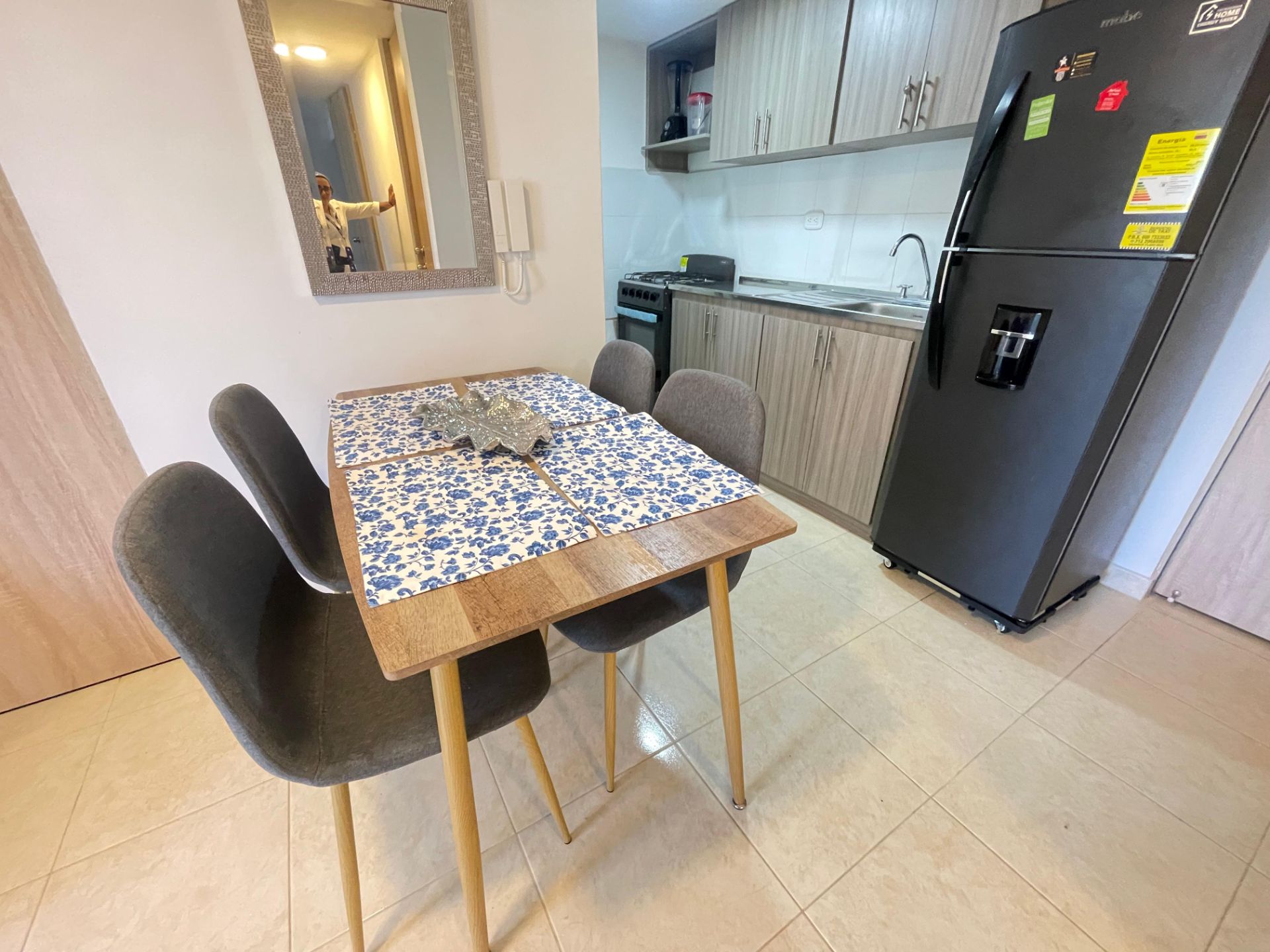 Apartamento amoblado alquiler por mensualidad avenida 19 norte  (5).jpeg