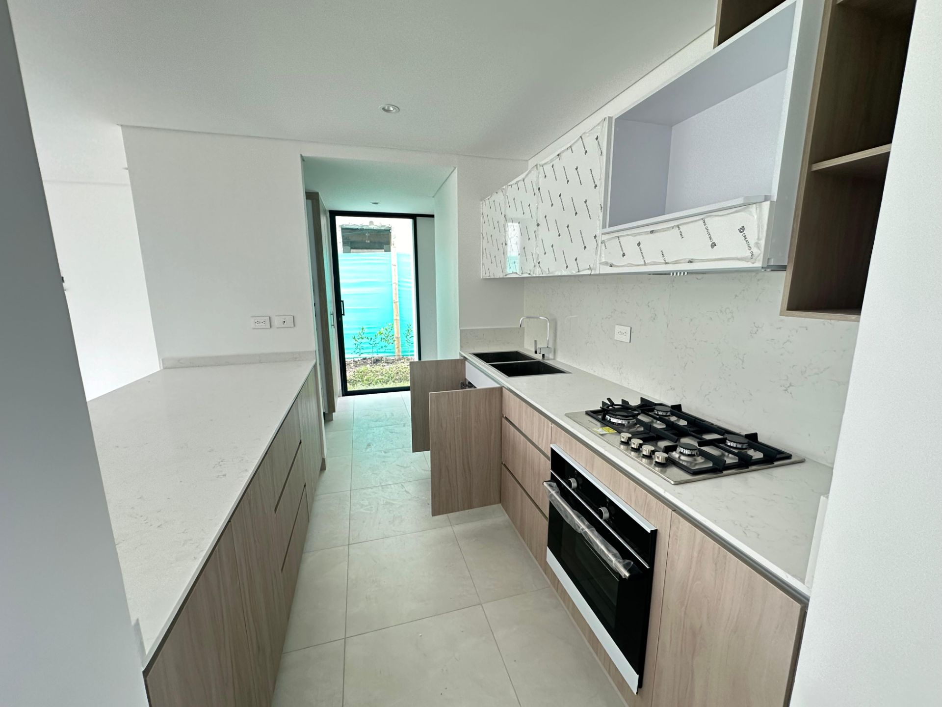 se vende casa en el club campestre armenia -tebaida (5).jpg