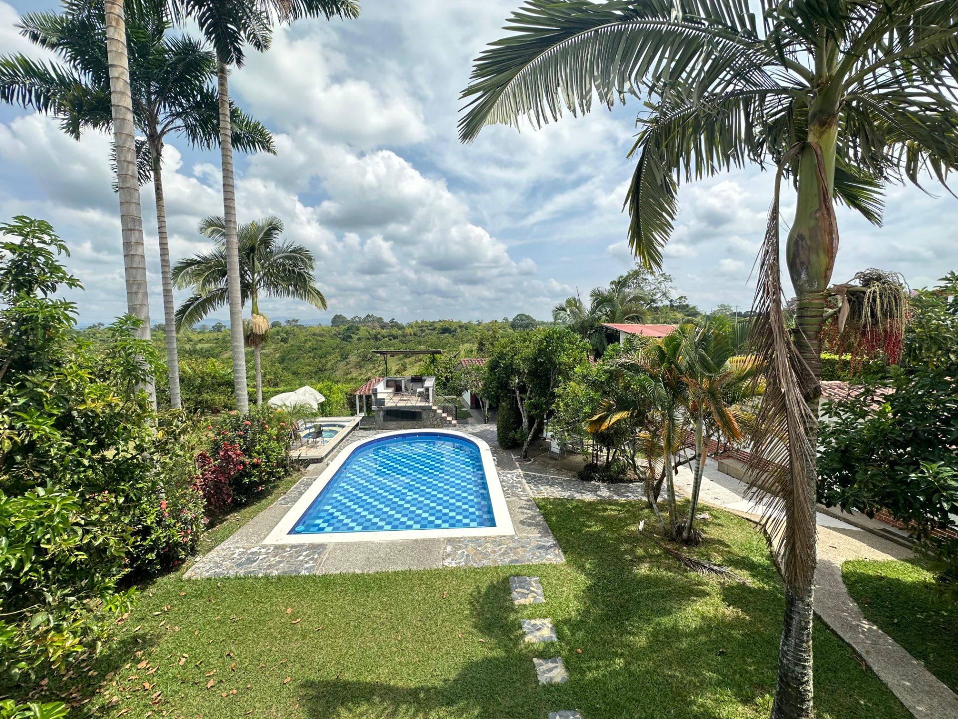 Casa Campestre Para Venta Sector El Caimo Armenia Quindio (30).jpeg