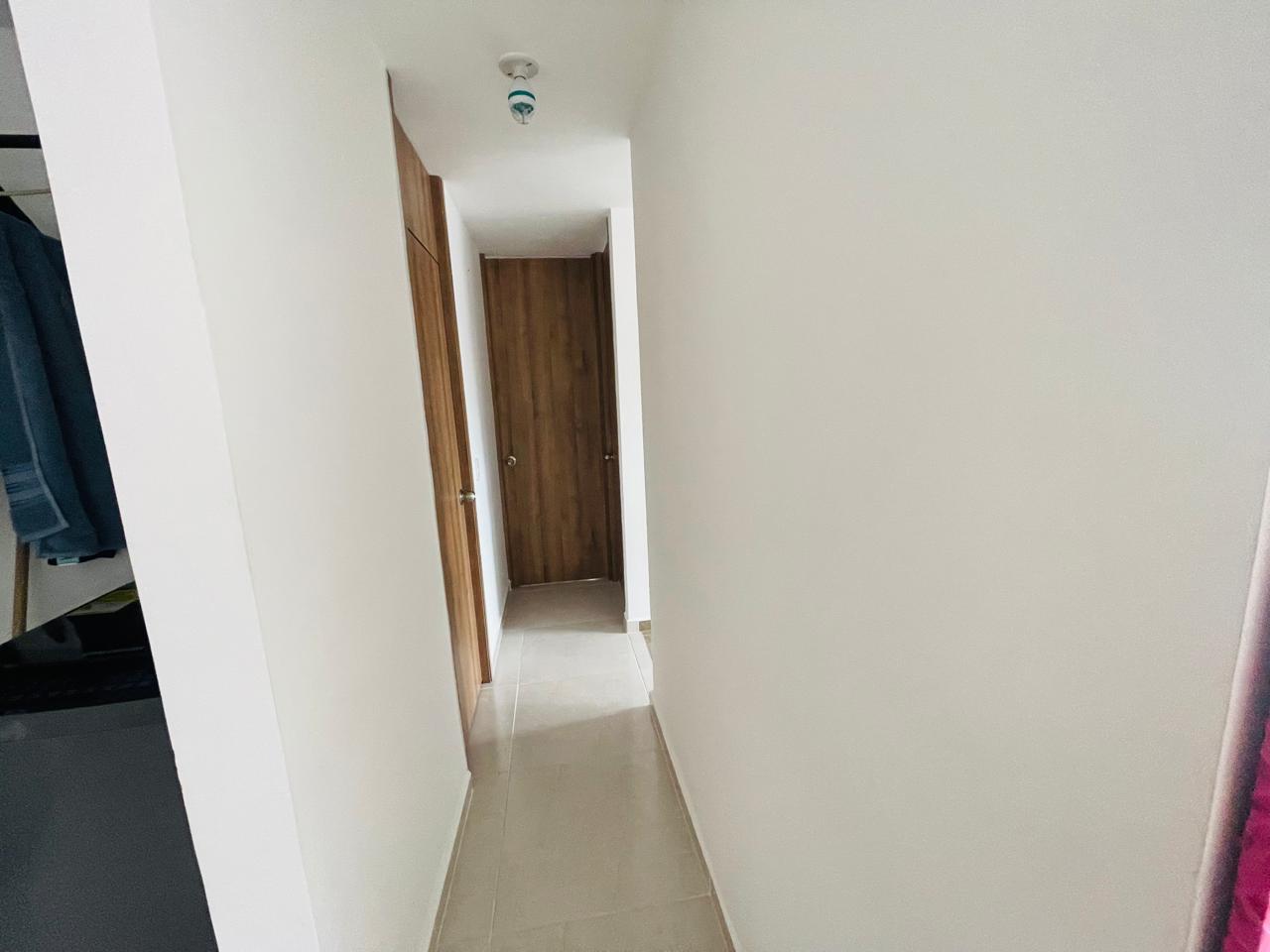 se vende apartamento en el sector de la pavona (8).jpg