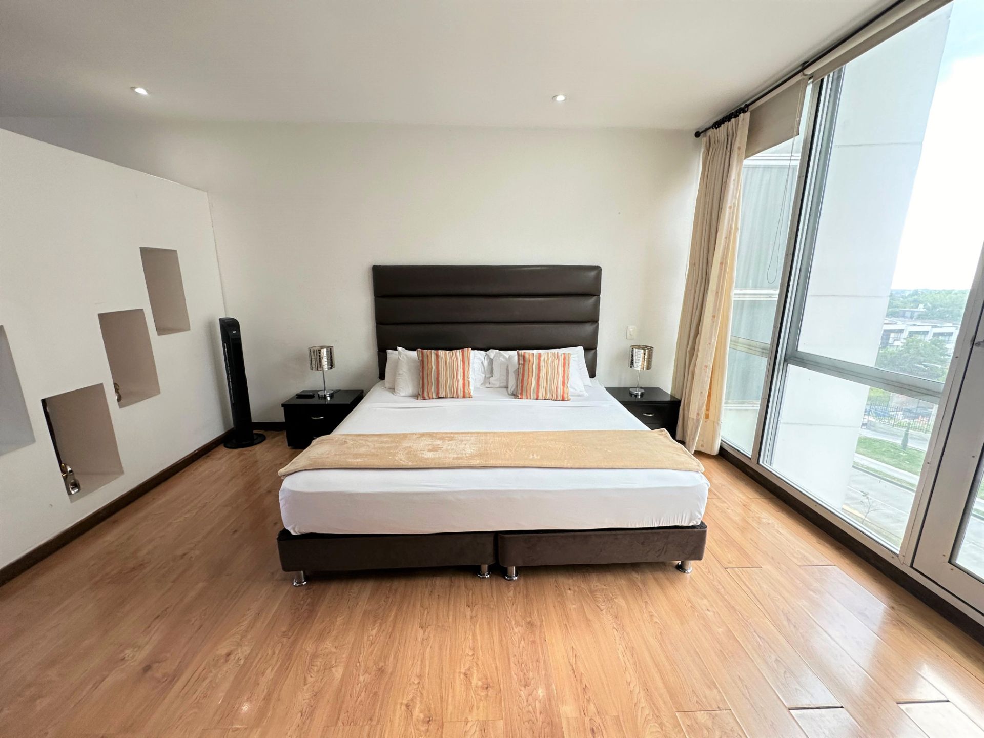 Apartaestudio amoblado en avenida 19 alquiler por noches y mensual  (9).jpeg