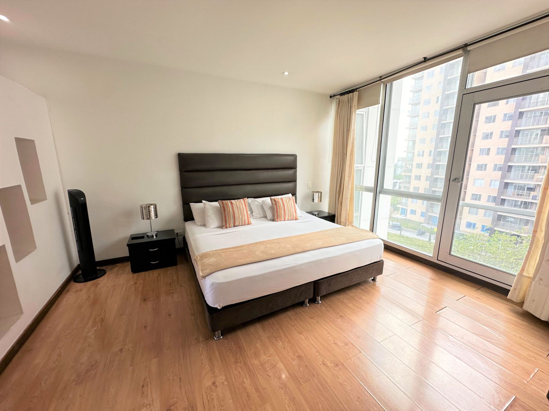 Apartaestudio amoblado en avenida 19 alquiler por noches y mensual  (10).jpeg