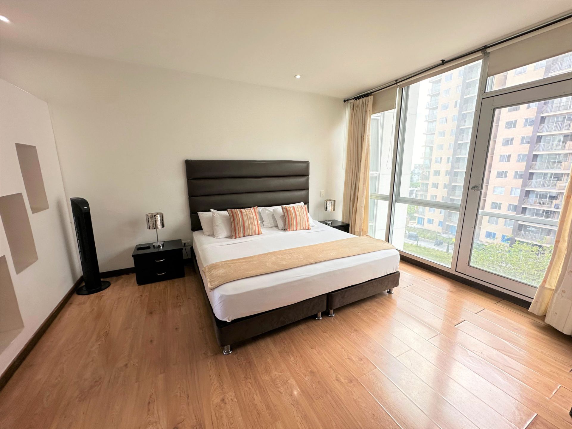 Apartaestudio amoblado en avenida 19 alquiler por noches y mensual  (14).jpeg