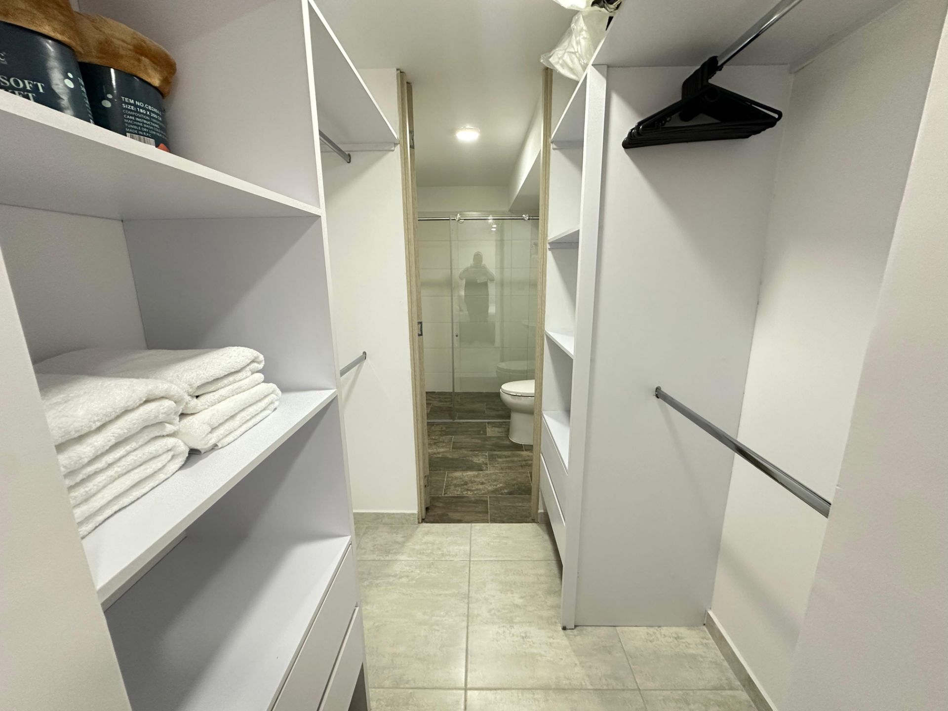 Apartaestudio amoblado alquiler por noches, en avenida 19 norte  (6).jpeg