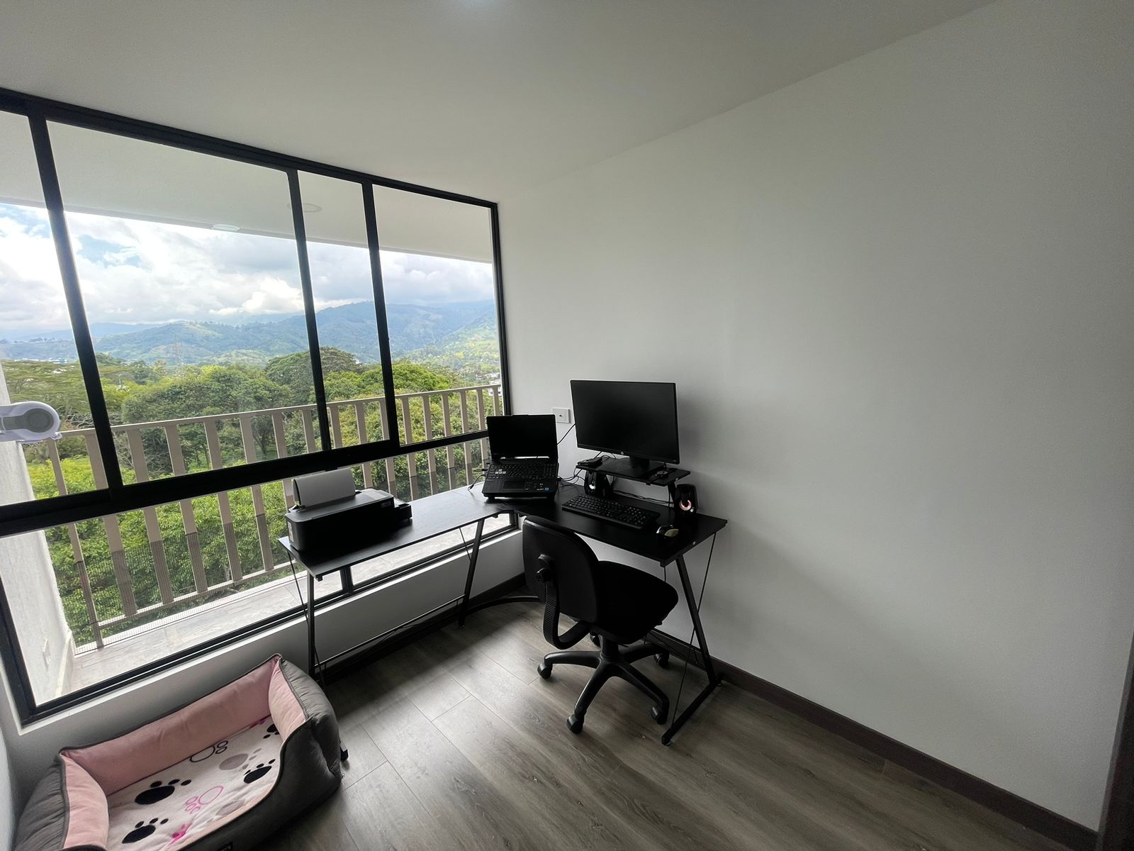 Se vende apartamento por la avenida 19 norte (19).jpg