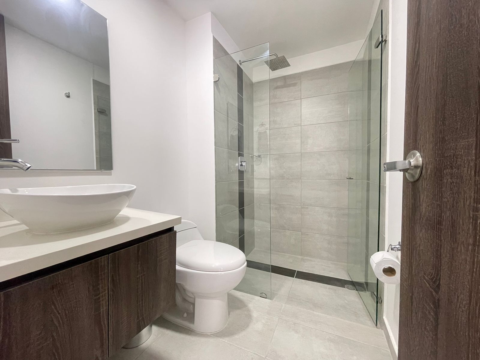 Se vende apartamento por la avenida 19 norte (22).jpg