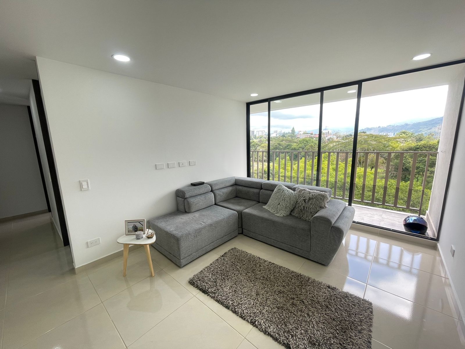 Se vende apartamento por la avenida 19 norte (10).jpg
